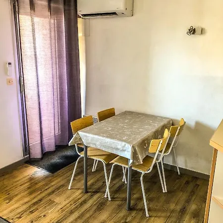 Appartement Studio 4 Personnes Promenade Des Bains Saint-Raphaël